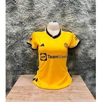 ราคา เสื้อบอลแมนยู หญิง ใหม่ล่าสุด 2023 2024 เกรด A ผ้าโพลีเอสเตอร์ อาร์มลีกครบ เสื้อสวย ส่งเร็ว 1 3 วันค่ะ (18742497512)