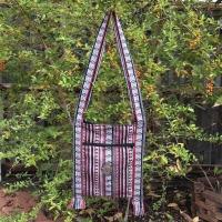 ราคา กระเป๋าย่าม กระเป๋าสะพายผ้านากา งานเย็บมือ สีขาว ดำ แต่งแผ่นโลหะรูปช้าง (19047423319)