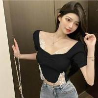 ราคา DD SHOP พร้อมส่ง 86025 เสื้อไหมพรมแขนสั้น คอกว้างดีเทลขอบลูกไม้น่ารักมาก (14305591637)