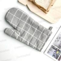 ราคา ส่งฟรี Cookingrun ถุงมือไมโครเวฟ ถุงมืออบขนม ถุงมือทำขนม ถุงมือกันความร้อน ถุงมือผ้ากันความร้อน ถุงมือทำอาหารกันความร้อน ถุงมือผ (15412943100)