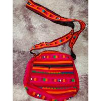 ราคา กระเป๋าสะพาย ผ้าลายลีซอ แถบสี ขนาด 9x10 นิ้ว มี 2 ซิป มีซับ ในจัดส่งไว (16383768583)