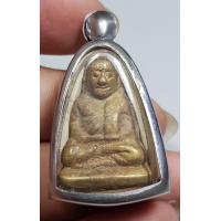 ราคา รูปหล่อลอยองค์หลวงพ่อเงินวัดบางคลานสภาพเก่าผ่านการใช้งานเลี่ยมกรอบไม่ทราบปีพ ศที่จัดสร้างพาบ้านๆ (18321250162)