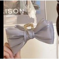 ราคา คลิปหนีบโบว์สีดำสไตล์เฮปเบิร์นแผ่นสัมผัสขนาดใหญ่สำหรับผู้หญิงที่คาดศีรษะที่หนีบผมปากปลาฉลามผมสีแดงแบบหนีบด้านหลัง (19332283044)