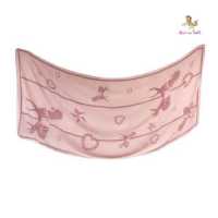 ราคา Kiss Me Doll ลาย Pleate Swing ขนาด 100x100 cm ผ้าพันคอ ผ้าคลุมไหล่ (9902024010)