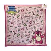 ราคา Kiss Me Doll Toy Story ลาย Lotso ขนาด 100x100 cm ผ้าพันคอ ผ้าคลุมไหล่ (18480279550)