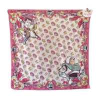 ราคา Kiss Me Doll Toy Story ลาย Toy Faraway ขนาด 100x100 cm ผ้าพันคอ ผ้าคลุมไหล่ (18073537540)