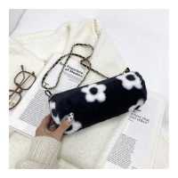 ราคา SASA Shoulder Fluffy Bag กระเป๋าแฟชั่นสะพายไหล่ สไตล์เกาหลี กระเป๋าผ้าขนนุ่ม สายโซ่เรียบหรูดูแพง สินค้าพร้อมส่ง シ (18438294167)
