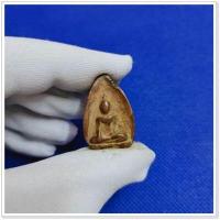 ราคา พระนางกำแพงกลีบบัว หลังอย่างสวย หลังอูม เนื้อดิน สีเข้มๆ ผิวเงามัน (17747402399)