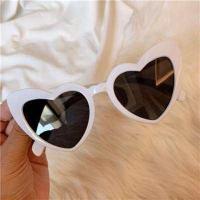 ราคา สีขาวคือแว่นตากันแดดฮาราจูกุ แว่นกันแดดกรอบกลมย้อนยุคของผู้หญิง กรอบตัดใบหน้าบาร์ แว่นตาเพื่อนที่ดีที่สุดของคู่ Tiaodi (15125087511)