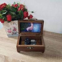 ราคา กล่องดนตรีไขลาน Sankyo ในกล่องไม้สนขนาดเล็ก พร้อมปริ้นรูปติดที่ฝากล่อง ส่งรูปมาทางข้อความ (9547730093)