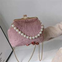 ราคา กระเป๋าสะพายไหล่ แต่งสายโซ่คล้อง กระเป๋าออกงาน กระเป๋าคลัช กระเป๋าถือผู้หญิง ผ้าพีชแต่งมุก (20299048054)