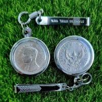 ราคา เหรียญบาทพญาครุฑ ปี พ ศ 2517 พร้อมใส่ตลับสีเงิน สินค้ามีให้เลือกหลายรูปแบบตามรายละเอียดสินค้า (19393294258)