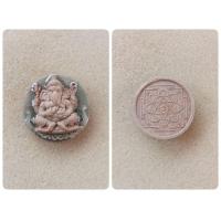 ราคา พระพิฆเนศวร์เนื้อสังคโลกสุโขทัย หลวงปู่หงษ์ พรหมปัญโญ ณ ประสาทเพชร สุสานทุ่งมน สุรินทร์ ปี 2552 กล่องเดิม ตอกโค้ดและหมายเลข (18604007253)