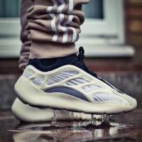 ราคา CODhan14416 Big sales 4 color Yeezy Boost 700 V3 Azael Utility Black unsex sneakers women men sporst shoes NN342609 (19666560846)