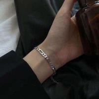 ราคา สร้อยคอมือสไตล์ฮิปฮอปหมีสไตล์เกาหลีสำหรับผู้หญิงสายรัดข้อมือคู่รักสร้อยคอแบบจี้ห้อยการ์ตูนบุคลิกภาพ (17288675504)