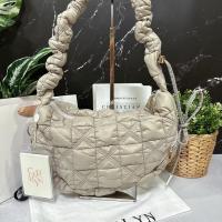 ราคา กระเป๋าสะพายข้าง carlyn cozy m ล้อตปรับใหม่ล่าสุด c001 (21031501031)