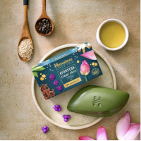 ราคา Himalaya Ayurveda Clear Skin Soap 75 125 g สบู่หิมาลายา ที่ช่วยให้ผิวกระจ่าง (19217366031)