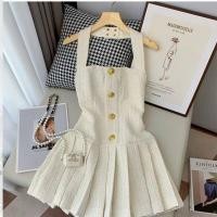 ราคา พร้อมส่ง GR036 มินิเดรสเกาะอกคล้องคอสีขาวครีมแต่งกระดุมทองไตล์เกาหลี เนื้อผ้าหรูหรานุ่มมากมีซับใน (21092730020)