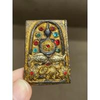 ราคา สมเด็จประดับหยก พลอย เครื่องทองเหลือง หลังพระพุทธชินราช ทรงช้าง ฝังตะกรุด กรุวัดพระแก้ว กรุวังหน้า (21132185244)