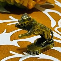 ราคา สินค้ามงคล ค้าขายดี ร่ำรวย จี้พญาเสือเผ่น หลวงพ่อเปิ่น วัดบางพระ รุ่นปืนแตก รุ่น1 (14531315580)