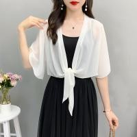 ราคา เสื้อคลุมไหล่ผ้าชีฟองชุดเดรสฤดูร้อนเสื้อคลุมตัวนอกตัวเล็กเสื้อคาร์ดิแกนไซส์ใหญ่พร้อมกระโปรงสายเดี่ยวเสื้อคลุมแบบสั้นแมทช์ลุคง่าย (14769534060)