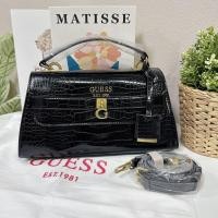 ราคา กระเป๋าถือ สะพาย guess สไตล์ Kelly ขนาดฐาน 11 นิ้ว ปาก9 นิ้ว งานแท้ Outlet (19489497460)