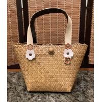 ราคา กระเป๋าสานกระจูด แต่งลายดอกไม้ สายหนัง PU ไม่มีซับใน ขนาดกะทัดรัด กรุณาพิจารณาขนาดก่อนสั่งซื้อ (13412254077)