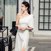 ราคา เดรสสีขาว สีชมพู กระโปรง Midi ทรงเข้ารูปไหล่เฉียง เข้างานแต่งงานได้ สวยมาก (14559040354)