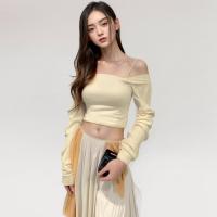 ราคา Closet Crush Off shoulder top with thin spaghetti lines and long layered sleeves Cream เสื้อเปิดไหล่แขนยาวแต่งชั้นและสายเดี่ยว (21298456343)