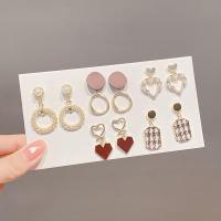 ราคา New Trendy Earrings Gold Fashion Premium Earring Set Classic Gold plated Stud Earrings (21232068342)