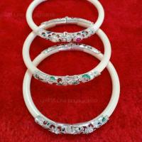 ราคา กำไลงาช้าง ชุปเงินลงยา คละลายให้ กำไล5 6mm ของแท้100 (20930002868)