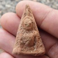 ราคา พระนางพญา หลังนาง กรุนครไทย (12706670461)