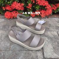 ราคา รองเท้าแตะผู้หญิง Crocs Brooklyn Low Wedge รองเท้ารัดส้น รองเท้าแตะลำลอง รองเท้าครอส์ รองเท้าเผื่อสุขภาพ รองเท้าแตะแฟชั่น (21372544206)