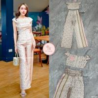 ราคา งานป้าย BT Studio set 2ชิ้นเสื้อครอปปาดไหล่ปิดแขนระบายขนนก 2ชั้น ซิปหลัง แมทซ์กับกางเกงขายาวด้านหลังแต่งสายไขว้งานพิมพ์ลายไทยประยุกต์ (19308910626)