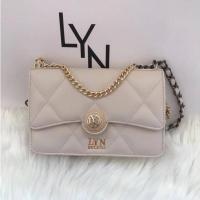 ราคา กระเป๋าสะพายข้าง LYN เเบบเซ็ตคู่มีกระเป๋าใบเล็กให้ 1 ประดับโซ่ ทรงสวย 4 สี หนังนิ่ม (20499479590)