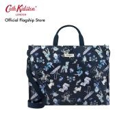 ราคา Cath Kidston Strappy Carryall 30 Years Icons Navy กระเป๋า กระเป๋าถือ กระเป๋าแคทคิดสตัน กระเป๋าสะพายไหล กระเป๋าสะพายข้าง (20569754560)