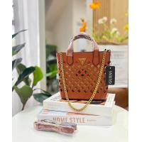 ราคา กระเป๋าguess ทรงshoppingแบบสาน สวยเก๋ (20515762770)