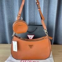 ราคา กระเป๋าสะพายไหล่ guess ทรงพอช แถมถุงผ้า รุ่น Alexie top กระเป๋าสะพายผู้หญิง (16418708861)