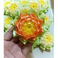 ราคา ดอกไม้โปรยทาน เหรียญโปรยทานดอกบัวทิพย์ เกสรสีเหลือง ตัวเปล่า แพค 20 ดอก (21108120420)