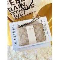 ราคา กระเป๋าคล้องมือไซส์เล็ก 1 ซิป Coach Corner Zip Wristlet แท้100 (1113784152)