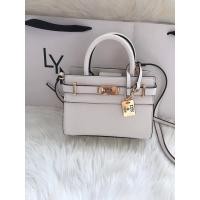 ราคา กระเป๋าถือ LYN 8 นิ้ว รุ่น Atlantis S หูจับ กระเป๋าสะพาย (12911512549)