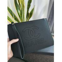 ราคา กระเป๋าคลัช กระเป๋าถือ กระเป๋าคล้องแขน CC Flat Clutch Wristlet Bag พร้อมกล่อง แท้ พร้อมส่งในไทยค่ะ (12798874738)