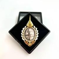 ราคา เข็มกลัดล็อกเก็ตสมเด็จสังฆราช ของจริงสวยมาตรงปกแน่นอน แม่ค้ามือใหม่ มีของแถมให้ลูกค้าทุกออเดอร์ (20932831970)