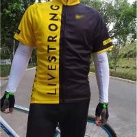 ราคา NEENCA LIVESTRONG เสื้อปั่นจักรยานสำหรับแขนสั้นสำหรับผู้ชายมีกระเป๋าด้านหลัง3ช่องเสื้อแห้งเร็วดูดซับระบายอากาศได้ความชื้นเสื้อผ้ากีฬา (21074667466)