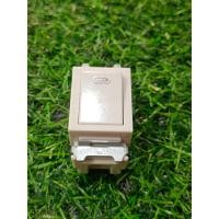 ราคา สวิตช์ ทางเดียวพานารุ่นเก่าของแท้100 รุ่นWNG 5001 701 (20576052768)