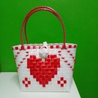 ราคา กระเป๋าสานพลาสติก ตะกร้าสานเส้นพลาสติกฟรุ้งฟริ้ง ผ้าผูก กระเป๋าแฮนแมดราคาส่ง (20303444545)