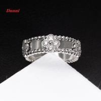 ราคา คุณภาพดี S925แหวนคู่คาเลโดสโคปเงินสเตอร์ลิงสำหรับผู้หญิงสีทอง18K ใบโคลเวอร์สี่แฉกแหวนเพชรรูปจริง (20841235195)