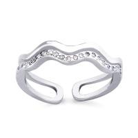 ราคา 555jewelry แหวนแฟชั่นผู้หญิง ดีไซน์รูปคลื่น ประดับด้วยเพชร CZ คุณภาพดี แฟชั่นจิลเวลรี่ รุ่น MNC BRR010 แหวนสวยๆ แหวนผู้หญิง R31 (21007381301)