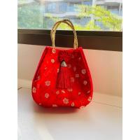 ราคา ถุงใส่ส้มสีแดง ทรงกระเป๋าถือ สี่เหลี่ยม เชือกสีทอง สีมงคลจีนพร้อมลายมงคลจีน ผ้ากำมะหยี่อย่างดี (21237802031)