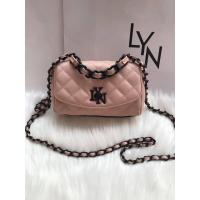 ราคา กระเป๋าสะพาย Lyn 7 นิ้ว คอสบอดี้ (12850223608)